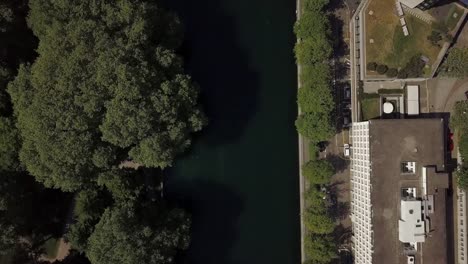 Tag-Zeit-Zürich-City-Center-Fluss-dock-Antenne-nach-unten-Ansicht-4k-Schweiz