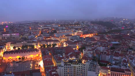 Luftaufnahme-von-Lissabon-Portugal-in-der-Nacht