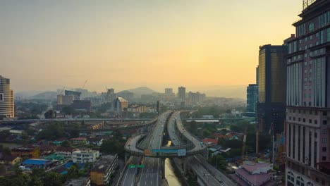 Kuala-lumpur-ensambladura-de-camino-del-tráfico-aéreo-panorama-timelapse-4k-Malasia