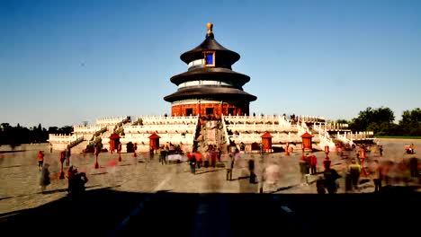 Beijing,-China-Nov-1,2014:-the-view-of-the-Qinian-Hall-and-the-visitors-in-the-Temple-of-Heaven,-Beijing,-China