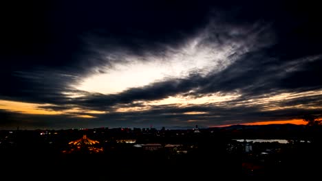 Beijing,-China---29-de-septiembre-de-2014:-La-increíble-vista-de-la-puesta-del-sol-desde-Jingshan-Park-en-Beijing,-China