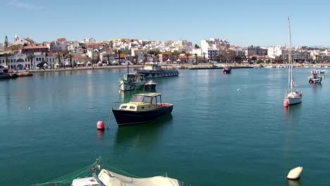 Luftbild-vom-Hafen-von-Lagos-in-Portugal