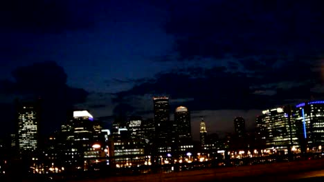 Vista-de-los-edificios-de-Boston-por-la-noche