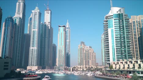 Sonnigen-Tag-dubai-marina-Zeitraffer