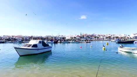 Puerto-de-Lagos-del-Algarve-en-Portugal