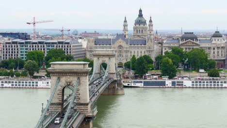 Chain-Bridge-view,-Budapest