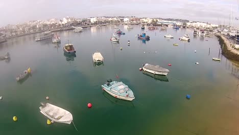 Vista-aérea-del-muelle-en-Lagos-Algarve-en-Portugal