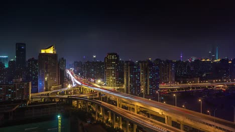 leichte-Nachtverkehr-shanghai-Straße-4k-Zeitraffer-vom-Dach