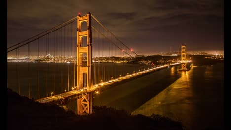 Dramatische-Golden-Gate-Bridge-bei-Nacht