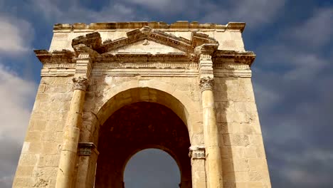 Römische-Ruinen-in-der-jordanischen-Stadt-Jerash-(Gerasa-der-Antike),-die-Hauptstadt-und-größte-Stadt-Jerash-Governorate,-Jordanien