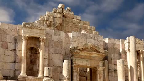 Römische-Ruinen-in-der-jordanischen-Stadt-Jerash-(Gerasa-der-Antike),-die-Hauptstadt-und-größte-Stadt-Jerash-Governorate,-Jordanien