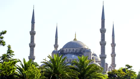 Estambul.-Mezquita-del-Sultán-Ahmet,-también-conocida-como-Mezquita-Azul.