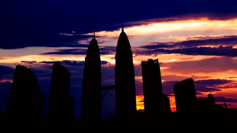 Timelapse-von-Kuala-Lumpur-Stadtbild-Silhouette-auf-Sonnenuntergang-in-Malaysia