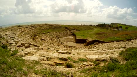 archäologische-Ausgrabung-Ruinen-antiker-Amphitheater-Magarsus-Antik-Tiyatro