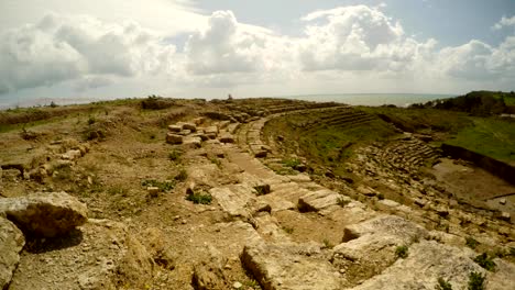 archäologische-Ausgrabung-Ruinen-antiker-Amphitheater-Magarsus-Antik-Tiyatro