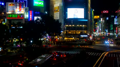 Nacht-Zeitraffer-4K-bei-Shibuya-Kreuzung-breite-geschossen-hohen-Winkel-vergrößern