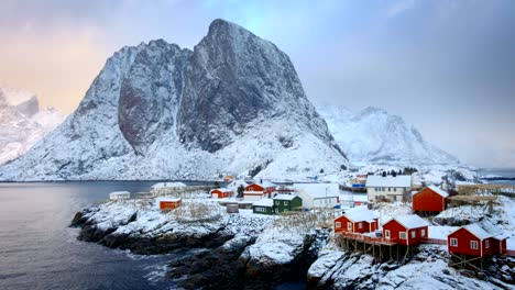 Hamnoy-village-on-Lofoten-Islands,-Norway