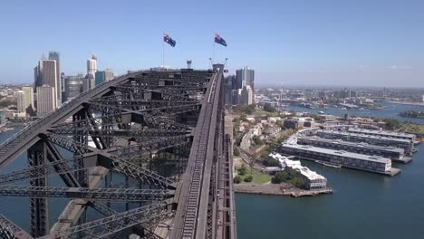 Verkehr-auf-Sydney-Harbour-Bridge