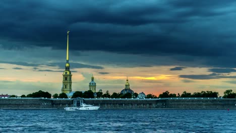 Peter-und-Poul-Festungswällen-Zeitraffer-Fotografie-von-Sankt-Petersburg,-Sehenswürdigkeiten-der-Stadt