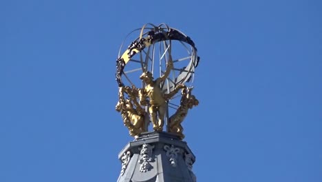 parte-superior-del-monumento-de-la-victoria-en-Berlín