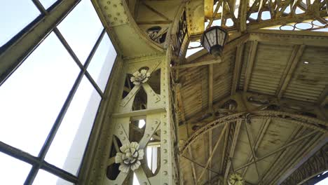 platform-of-the-Vitebskiy-Railway-Station-in-St.-Petersburg.