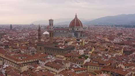 Luftaufnahme-der-Kathedrale-von-Florenz