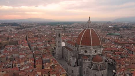 Duomo-di-Firenze---Antenne-bei-Sonnenuntergang