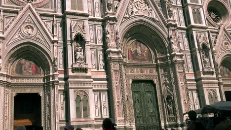 FLORENCE,-ITALY,-the-Cathedral-church-(Duomo)-of-Florence