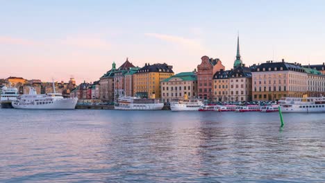 Timelapse-of-Stockholm-city-skyline-at-night-in-Stockholm-city,-Sweden-time-lapse-4K