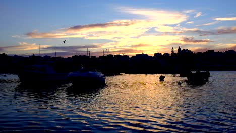 Der-Hafen-von-Lagos-in-Portugal-mit-der-Dämmerung