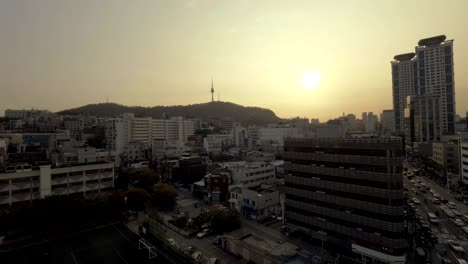 Evening-cityscape-of-Seoul,-South-Korea