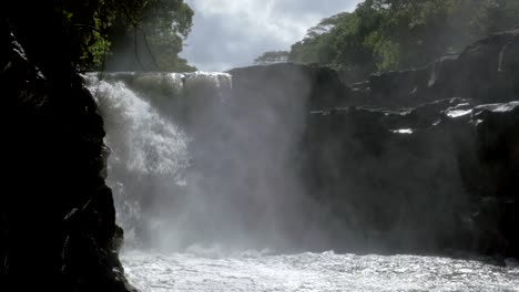 Wasserfall-auf-Mauritius