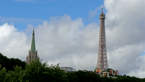 La-vista-superior-de-la-torre-Eiffel