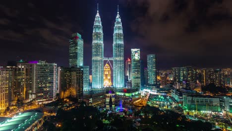 cielo-luz-Torres-panorama-4k-lapso-desde-kuala-lumpur