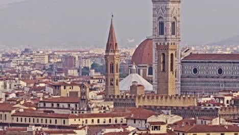 aerial-view-of-the-Basilica-of-Santa-Maria-del-Fiore-in-Florence,-Italy