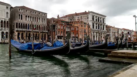 Timelapse---servicio-de-góndolas-en-Venecia