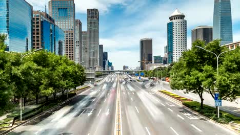 Zeitraffer-der-verkehrsreichen-und-moderne-Gebäude-in-der-Stadt-Beijing,-China.