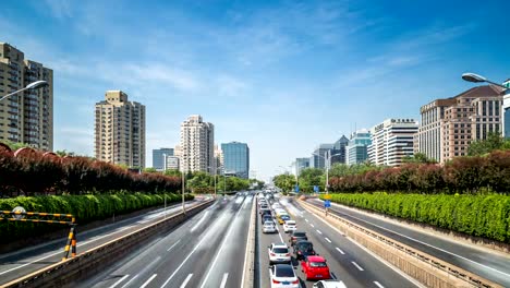 Zeitraffer-der-verkehrsreichen-und-moderne-Gebäude-in-der-Stadt-Beijing,-China.