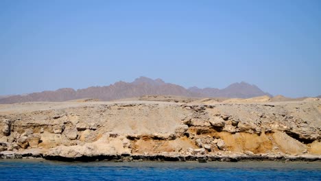 summer,-sea,-beautiful-seascape.-Mountains-and-the-sea.-The-combination-of-the-desert-and-the-sea