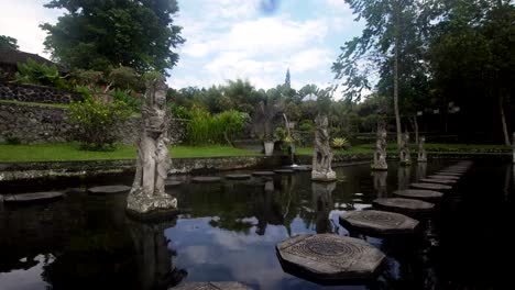 Tirta-Gangga-auf-Bali.-Hindu-Tempel