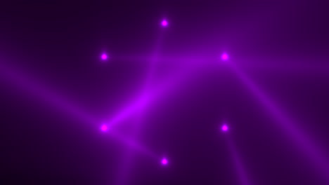 Leuchtende-Neonviolette-Scheinwerferstrahlen-Auf-Der-Disco-Bühne