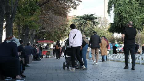 Plaza-De-La-Mezquita-Azul-De-Sultanahmet