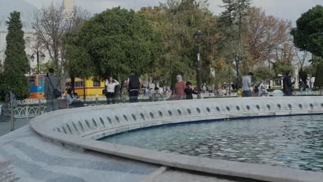 Parque-Y-Fuente-De-La-Plaza-Sultanahmet