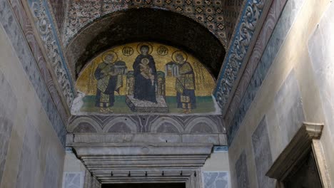 Virgin-Mary-depiction-in-Hagia-Sophia
