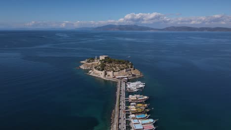 Castillo-Construido-En-Medio-Del-Mar