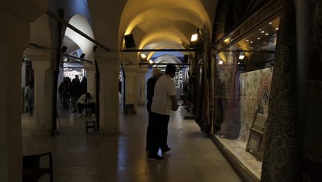 Cámara-Lenta-Del-Gran-Bazar-Histórico