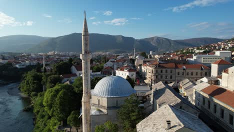 Mezquita-De-La-Ciudad-De-Mostar