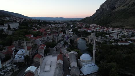 Sonnenaufgang-Mostar-Stadt