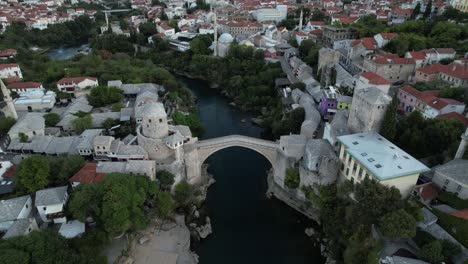 Puente-De-Mostar-Hecho-De-Piedra-Histórica
