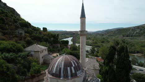Vista-De-Drone-De-Cúpula-De-Mezquita
